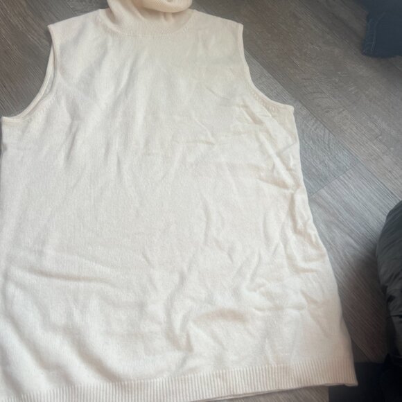 Saks Fifth Avenue cashmere top - Picture 4 of 7